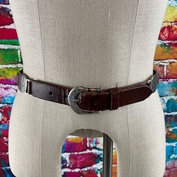 Vintage Fossil Leather Belt Hammered Metal Accents Size Small - Picture 1 of 7